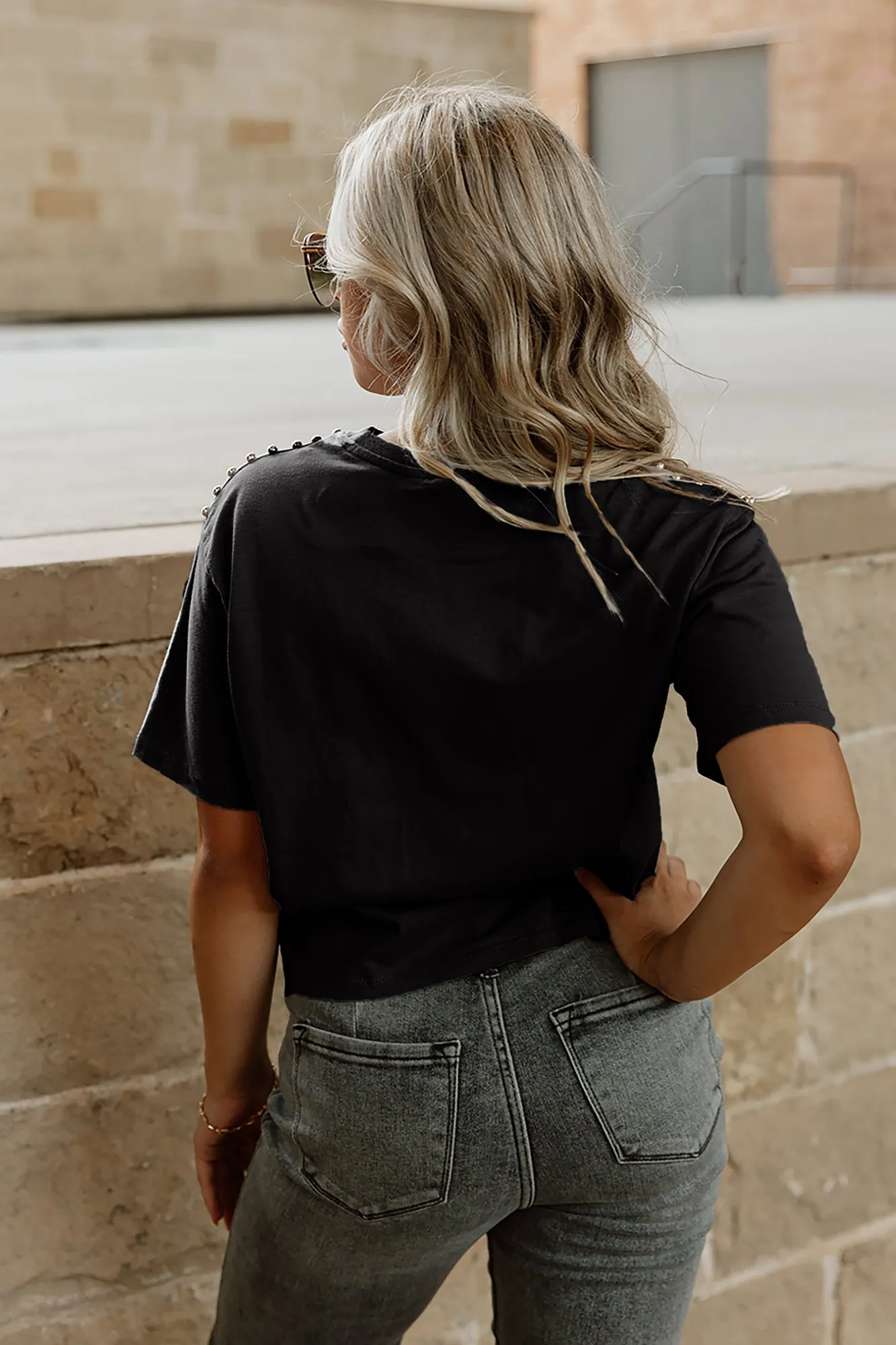 CAROLINA PANTHERS ELITE ELEGANCE STUDDED SLEEVE DETAIL MODERATE LENGTH SHORT SLEEVE CROPPED TEE