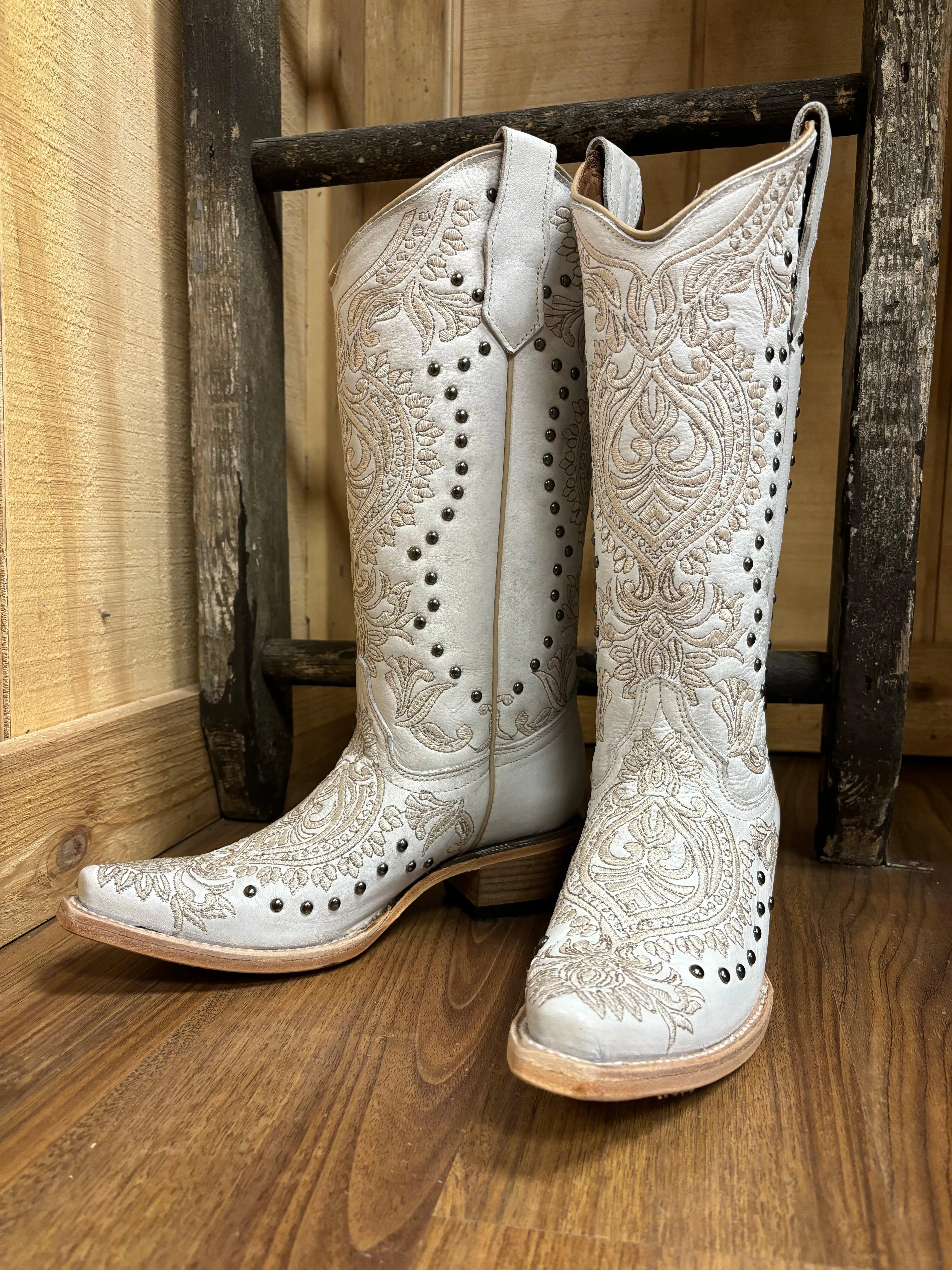 Circle G Women's White Embroidered & Stud Snip Toe Cowgirl Boots L6063
