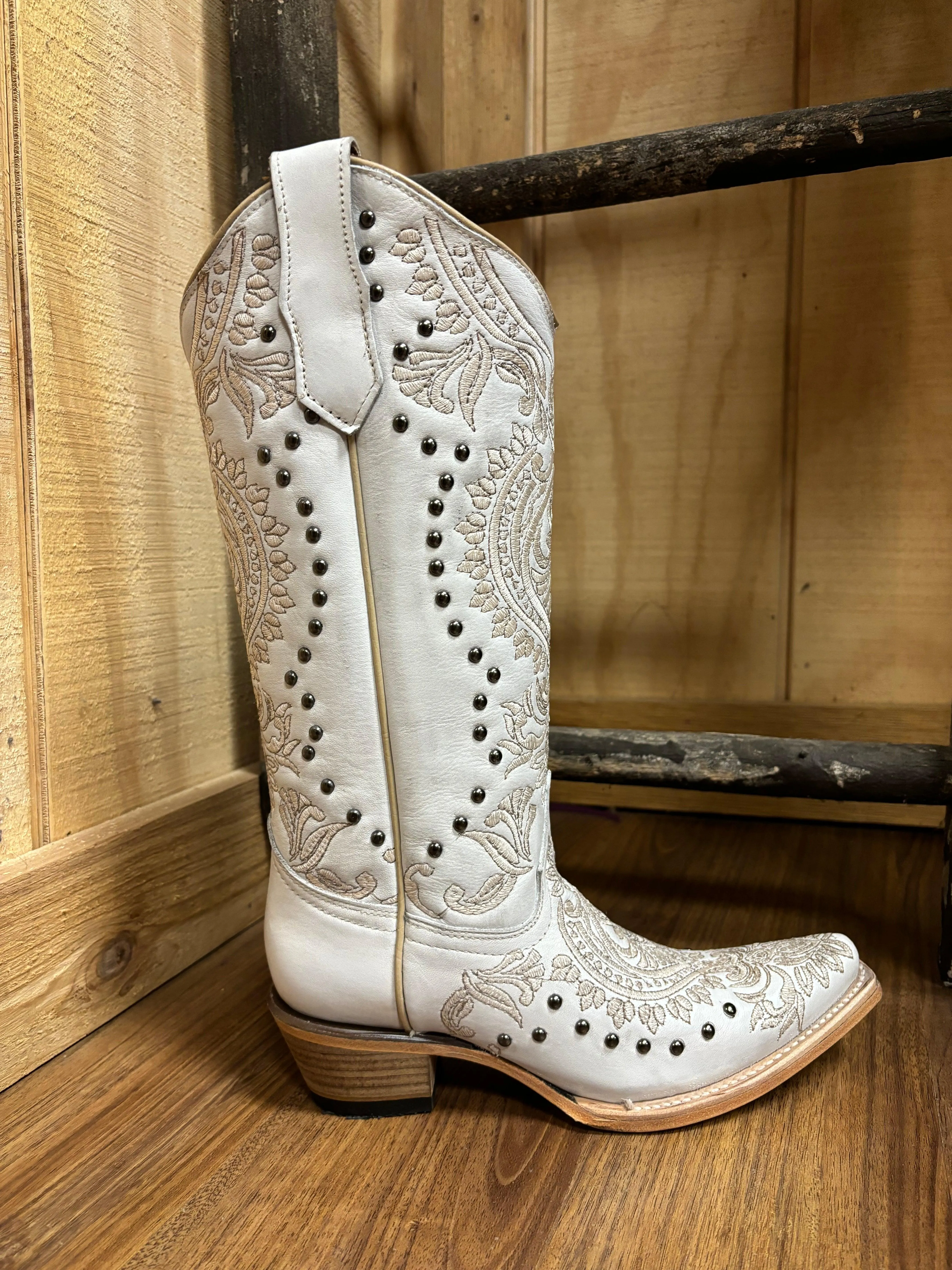 Circle G Women's White Embroidered & Stud Snip Toe Cowgirl Boots L6063