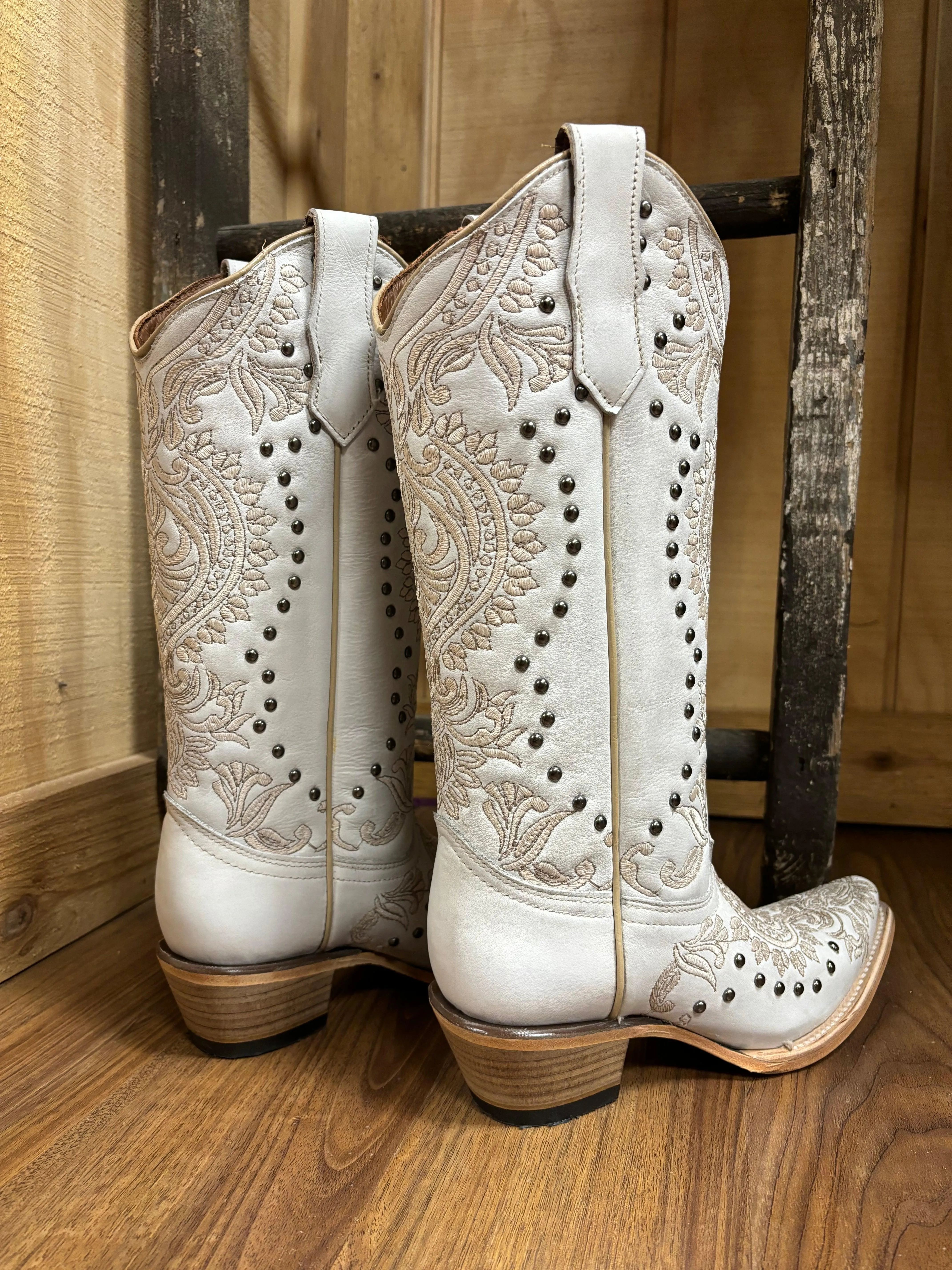 Circle G Women's White Embroidered & Stud Snip Toe Cowgirl Boots L6063