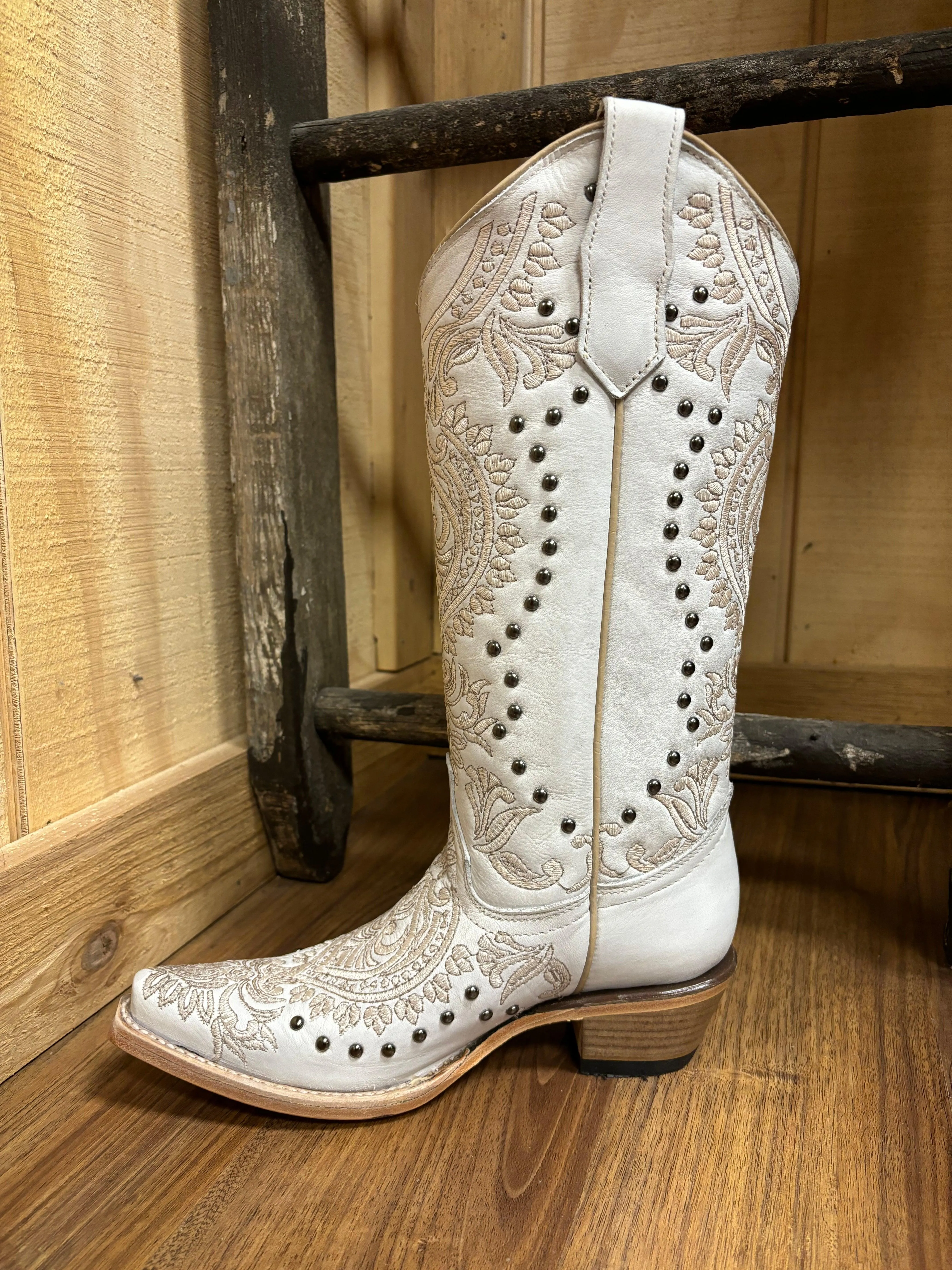 Circle G Women's White Embroidered & Stud Snip Toe Cowgirl Boots L6063