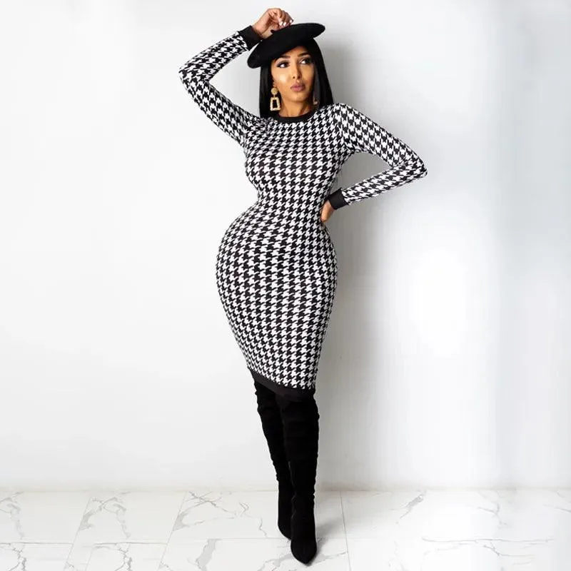 CLASSIC HOUNDSTOOTH PULLOVER DRESS - TIMELESS ELEGANCE IN EVERY THREAD