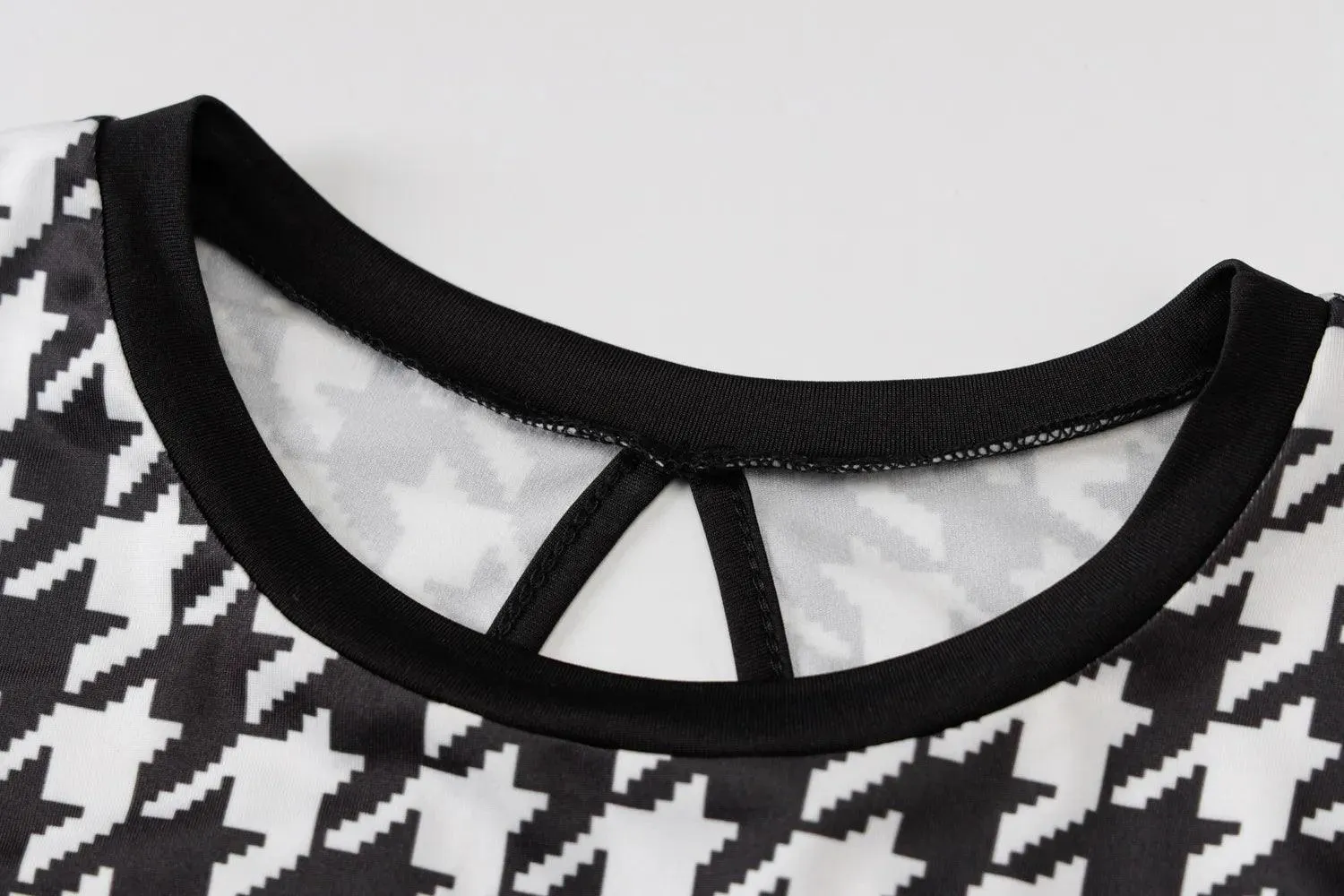 CLASSIC HOUNDSTOOTH PULLOVER DRESS - TIMELESS ELEGANCE IN EVERY THREAD