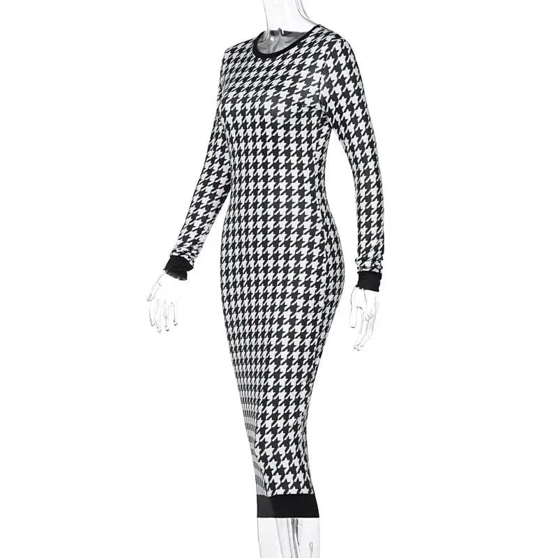 CLASSIC HOUNDSTOOTH PULLOVER DRESS - TIMELESS ELEGANCE IN EVERY THREAD