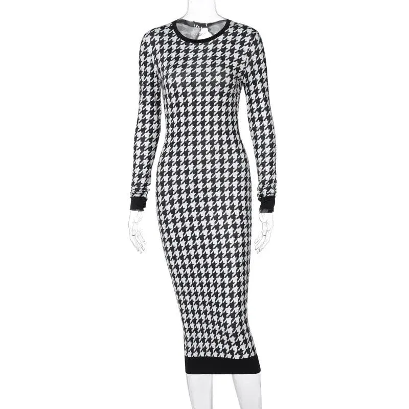CLASSIC HOUNDSTOOTH PULLOVER DRESS - TIMELESS ELEGANCE IN EVERY THREAD