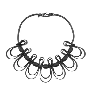 dynamic squiggle necklace