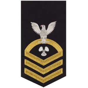 Navy E7 MALE Rating Badge: Machinist's Mate - seaworthy gold on blue