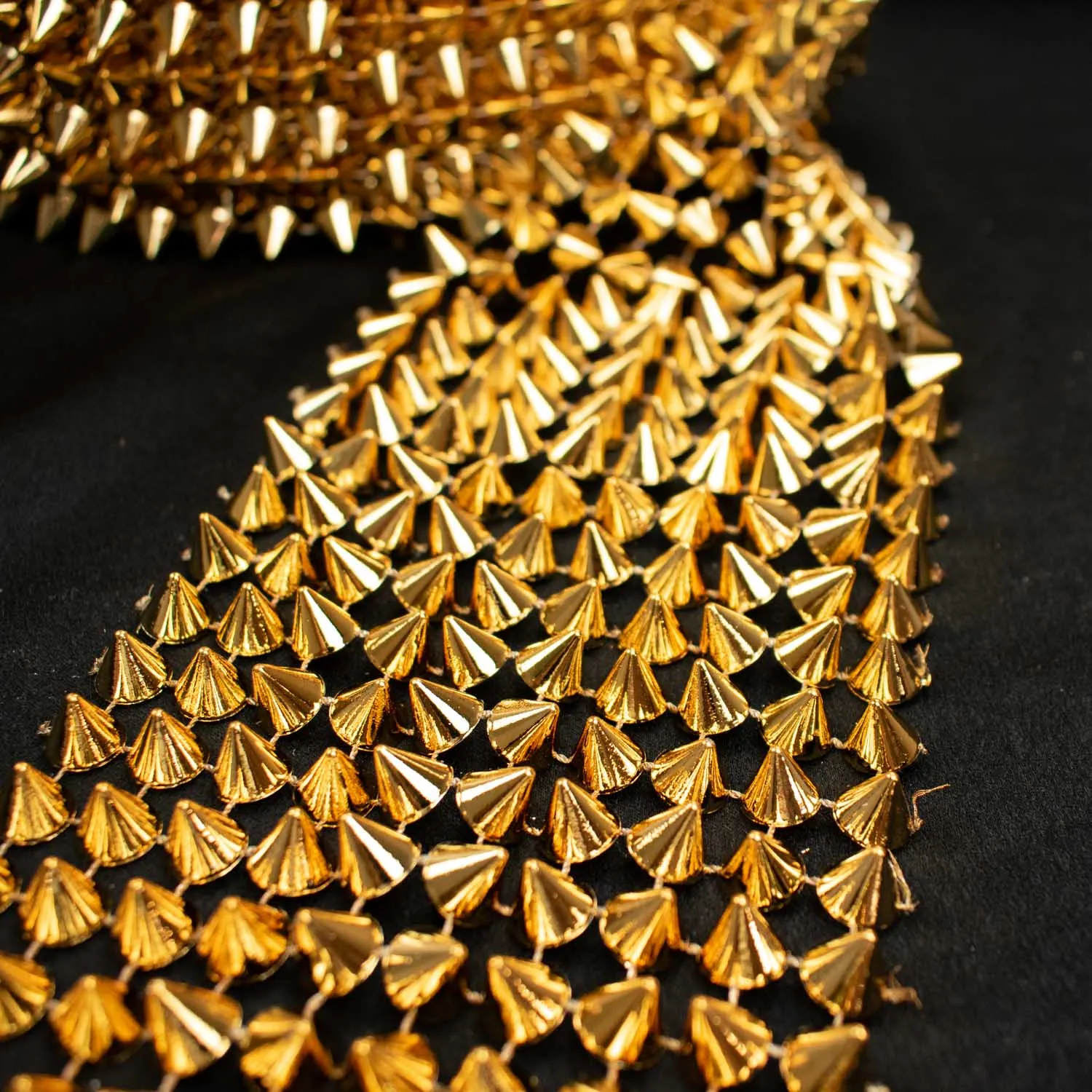 Pointed Stud Trim 11CM