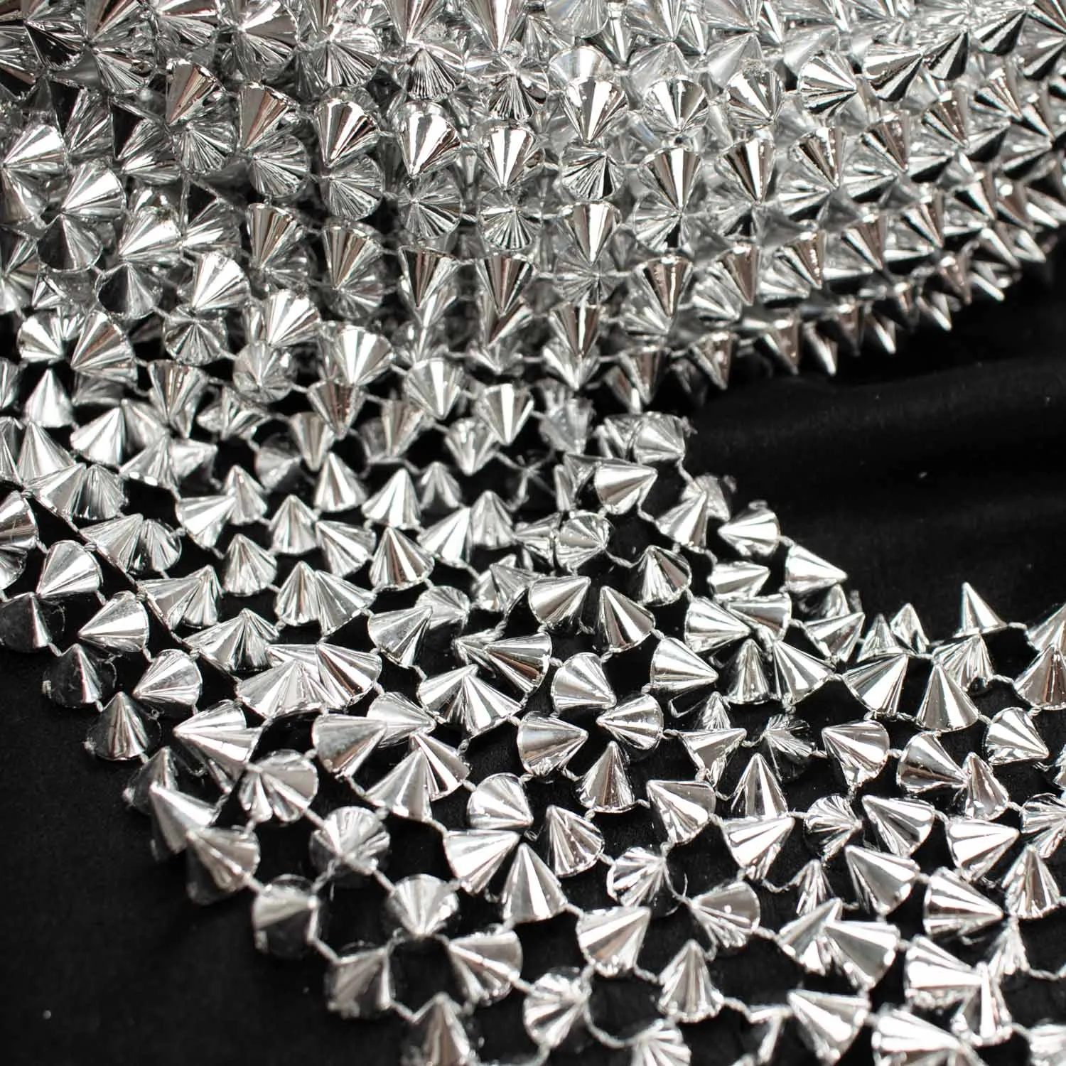 Pointed Stud Trim 11CM