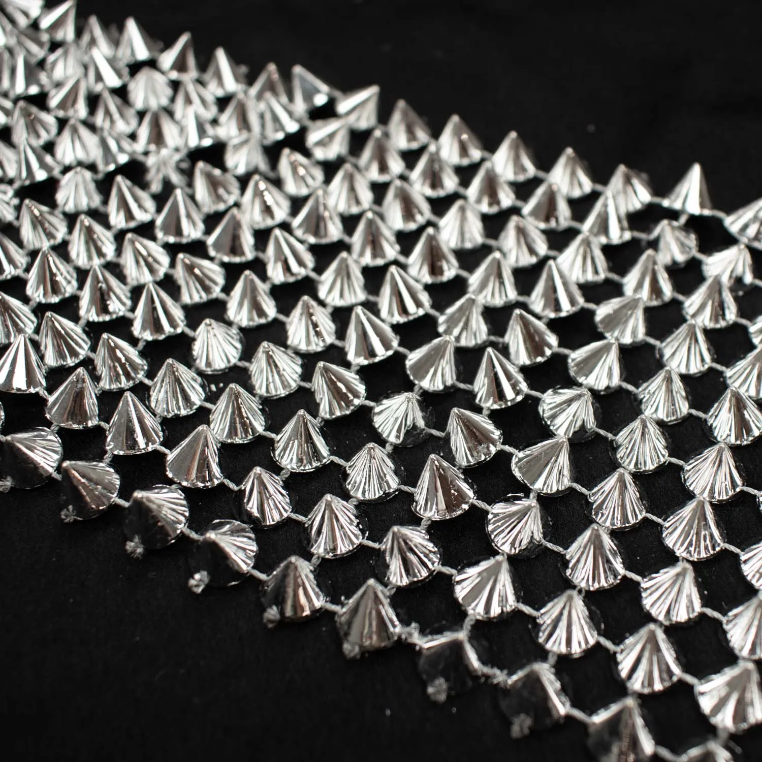 Pointed Stud Trim 11CM