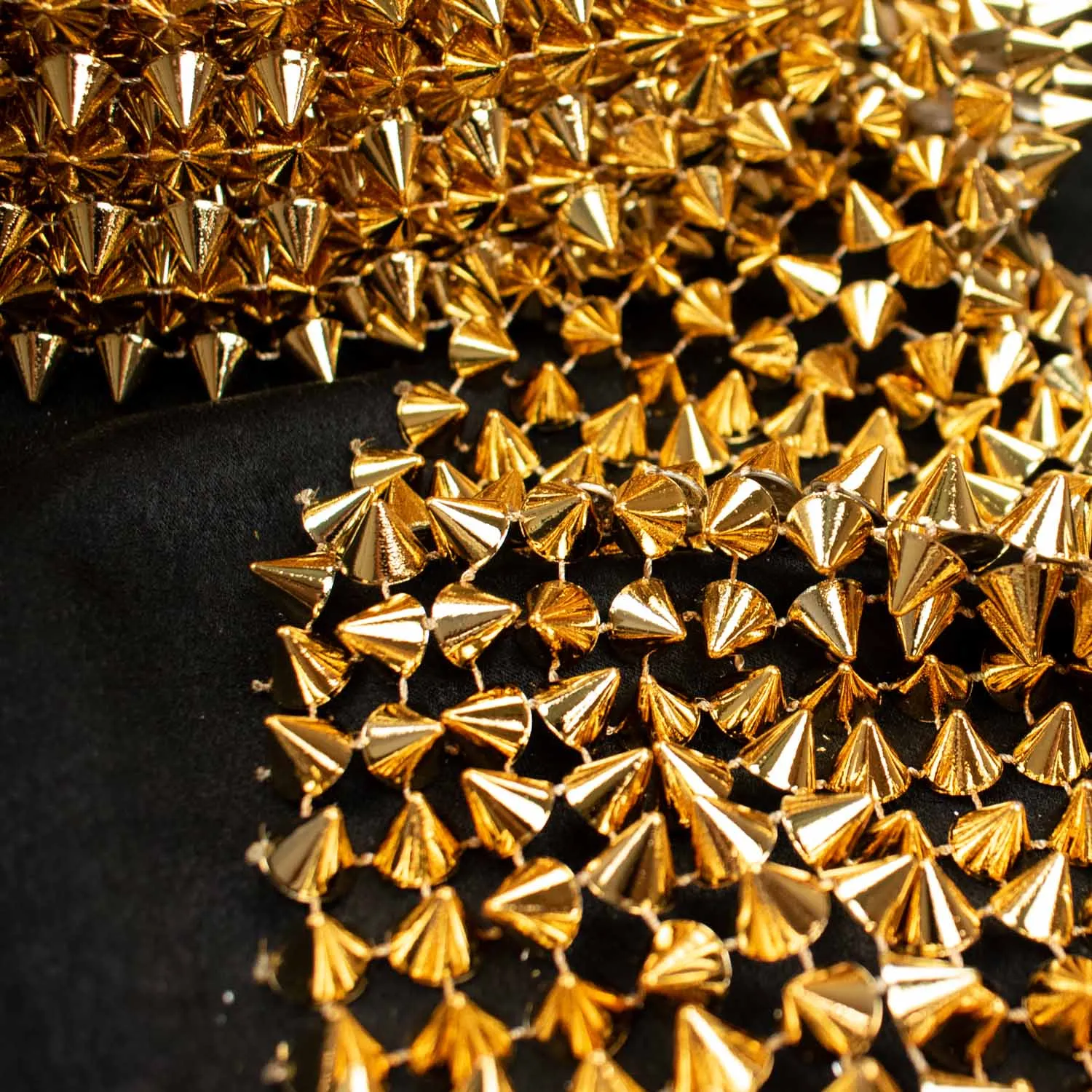 Pointed Stud Trim 11CM