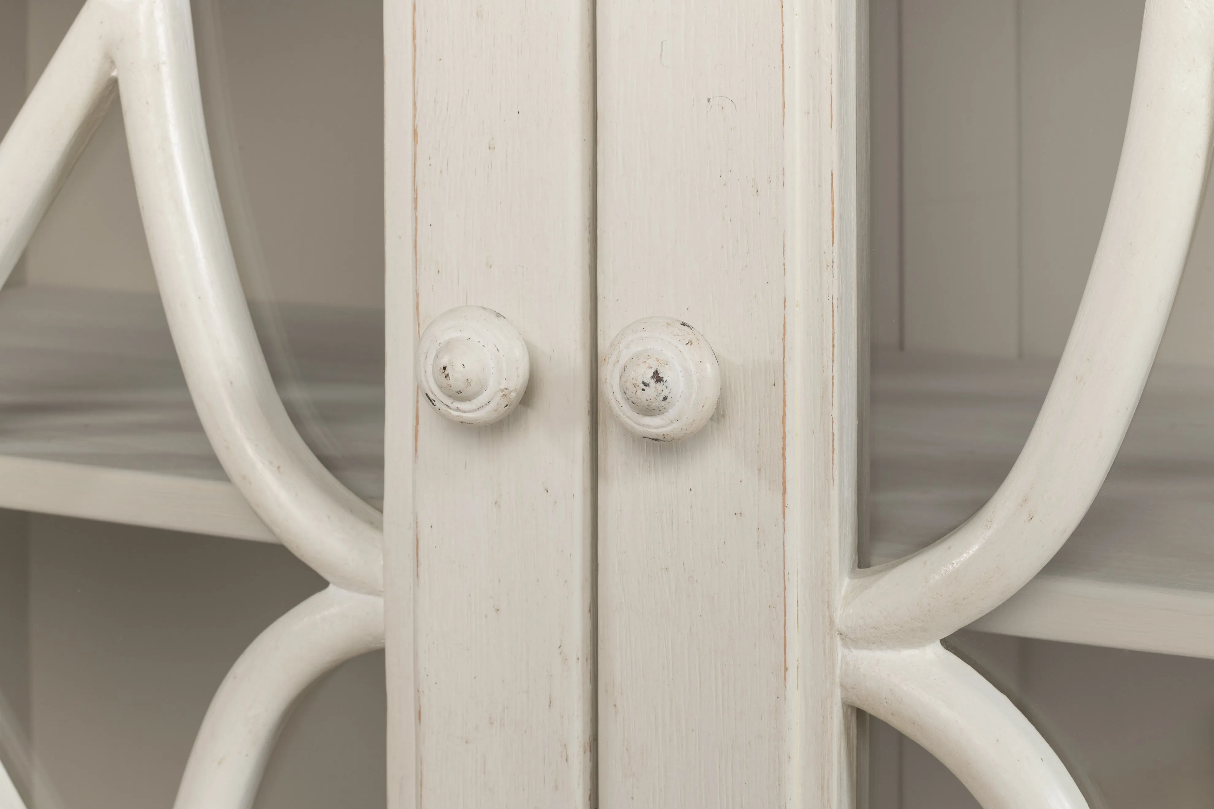 Sarreid - Sonya Sideboard  Antique White - White - Transitional